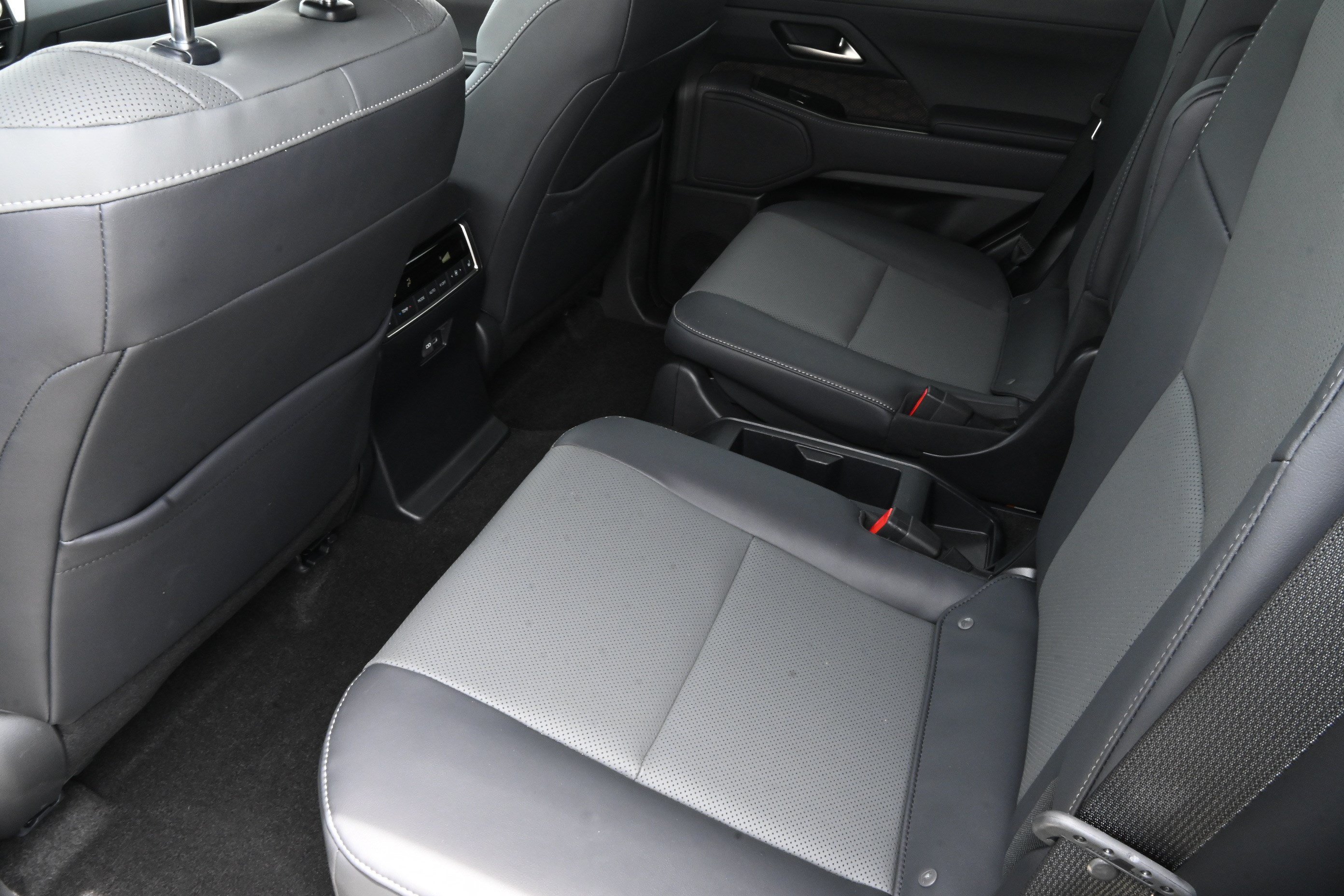 Used 2026 Lexus GX 550 w/ Accessory Package (ZB) AWD/4WD image 14