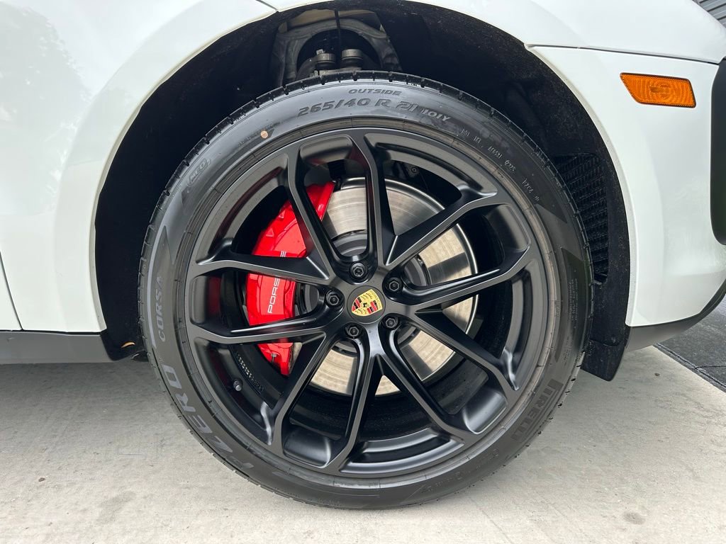 Certified 2026 Porsche Macan GTS image 15