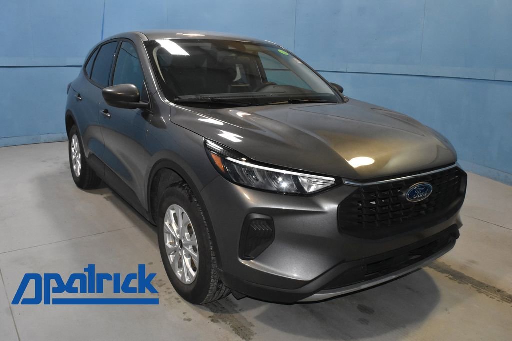 Used 2025 Ford Escape Active AWD/4WD image 1