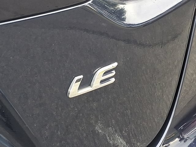 Used 2025 Toyota Corolla LE FWD image 27