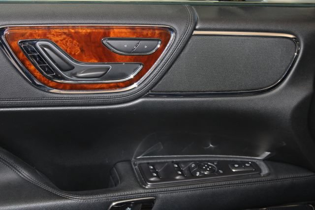 Used 2017 Lincoln Continental Select FWD image 13