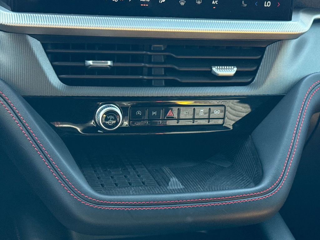 Used 2025 Ford Explorer ST-Line w/ Premium Package image 19