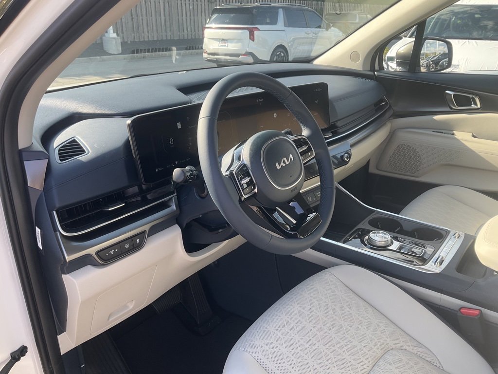 New 2026 Kia Carnival SX w/ SX Dark Edition Package image 11