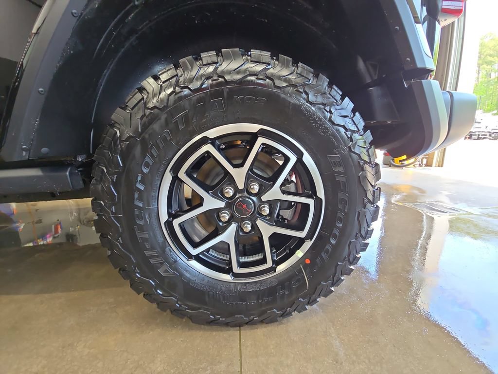 New 2026 Jeep Wrangler Unlimited Rubicon w/ Whitecap Package AWD/4WD image 34