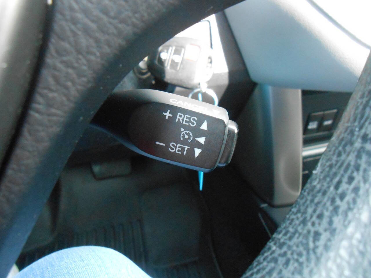 Used 2014 Toyota RAV4 XLE AWD/4WD image 13