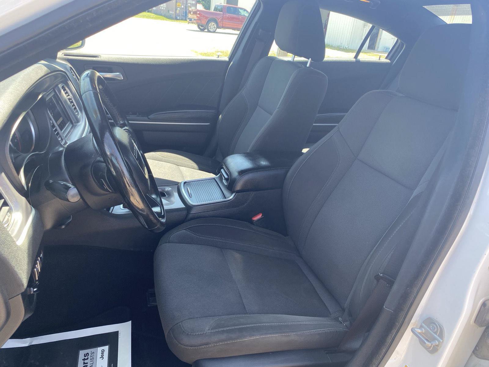 Used 2020 Dodge Charger SXT RWD image 16