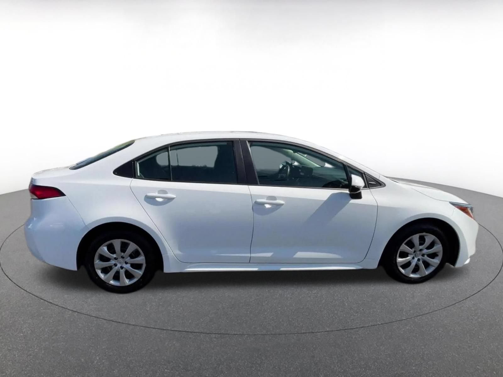 Used 2025 Toyota Corolla LE FWD image 15