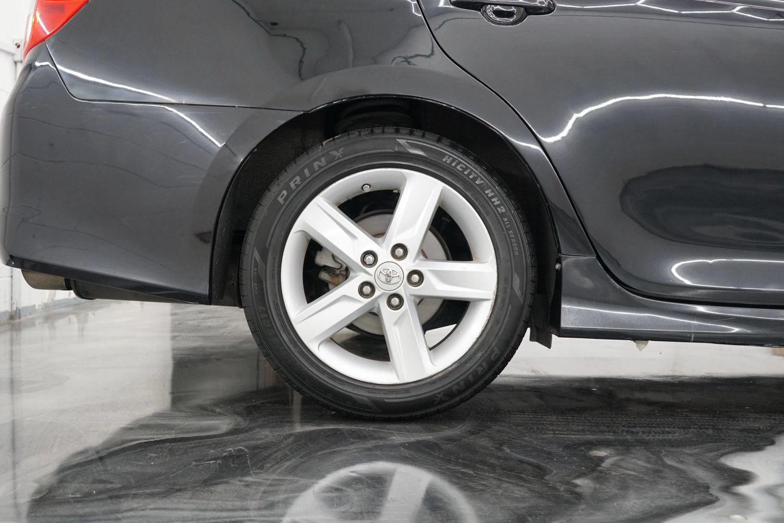 Used 2013 Toyota Camry SE FWD image 6