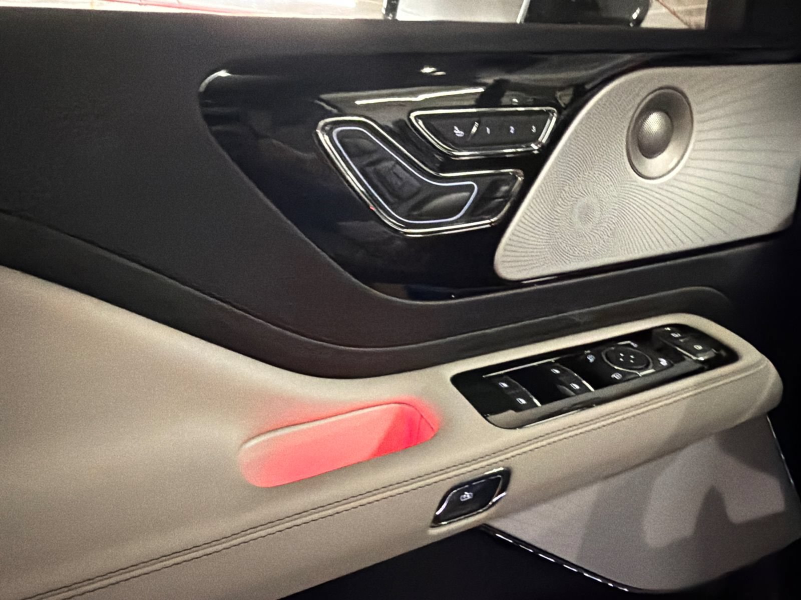 New 2026 Lincoln Aviator Reserve AWD/4WD image 32