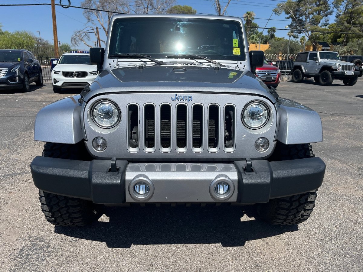 Used 2018 Jeep Wrangler Unlimited Sahara w/ Connectivity Group AWD/4WD image 12