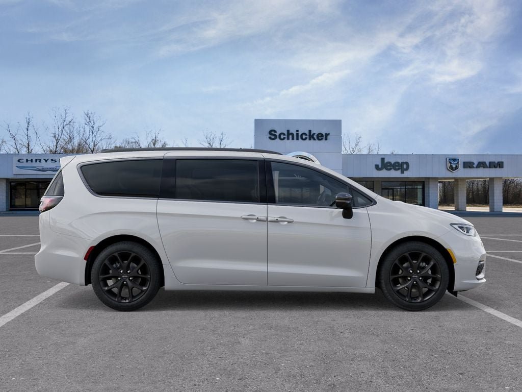 New 2026 Chrysler Pacifica Limited w/ S Appearance Package FWD image 23