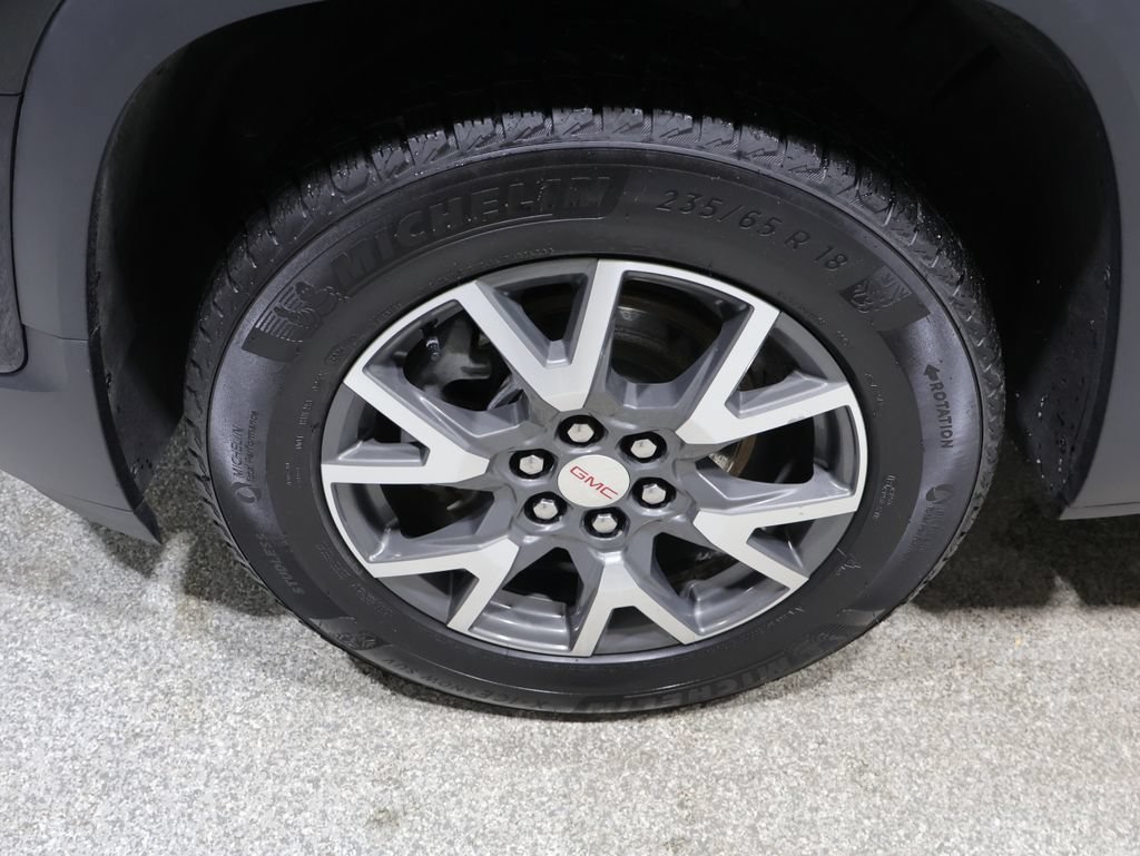 Used 2023 GMC Acadia SLE w/ LPO, Cargo Package AWD/4WD image 9