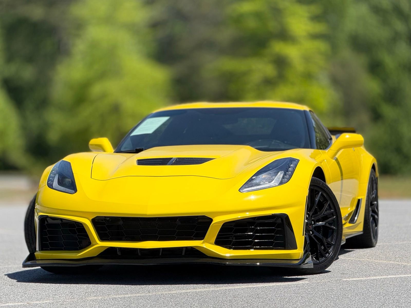 Used 2017 Chevrolet Corvette Z06 RWD image 2