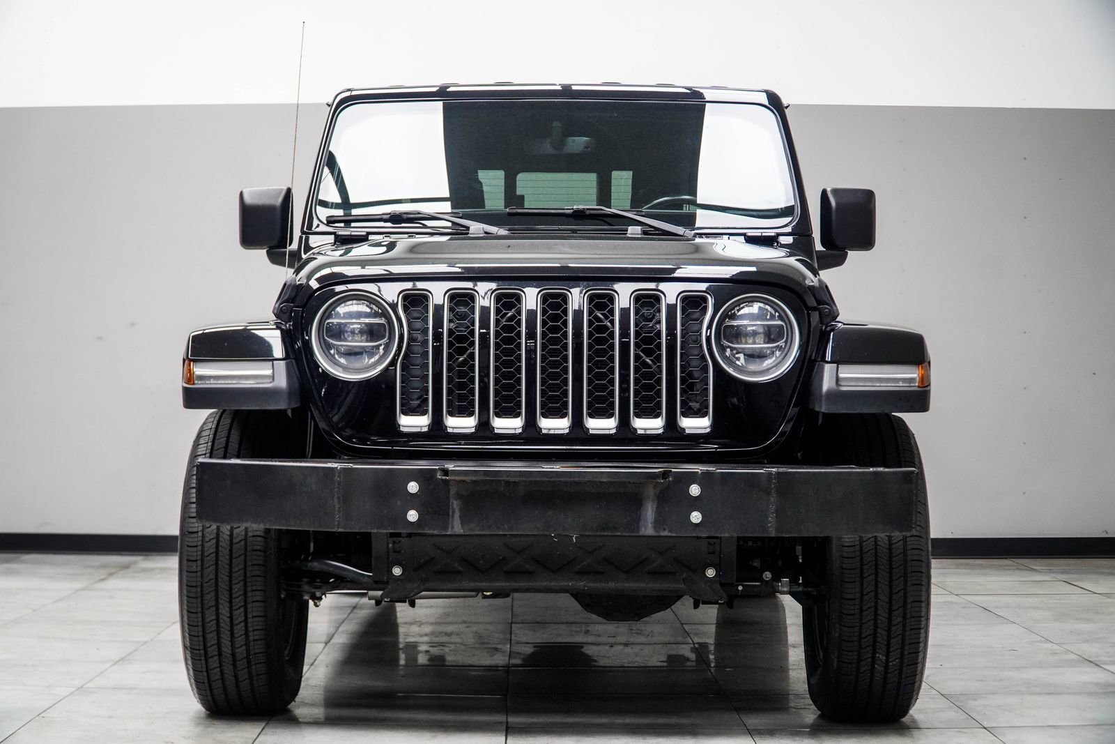 Used 2022 Jeep Gladiator Overland w/ Popular Equipment Package AWD/4WD image 8