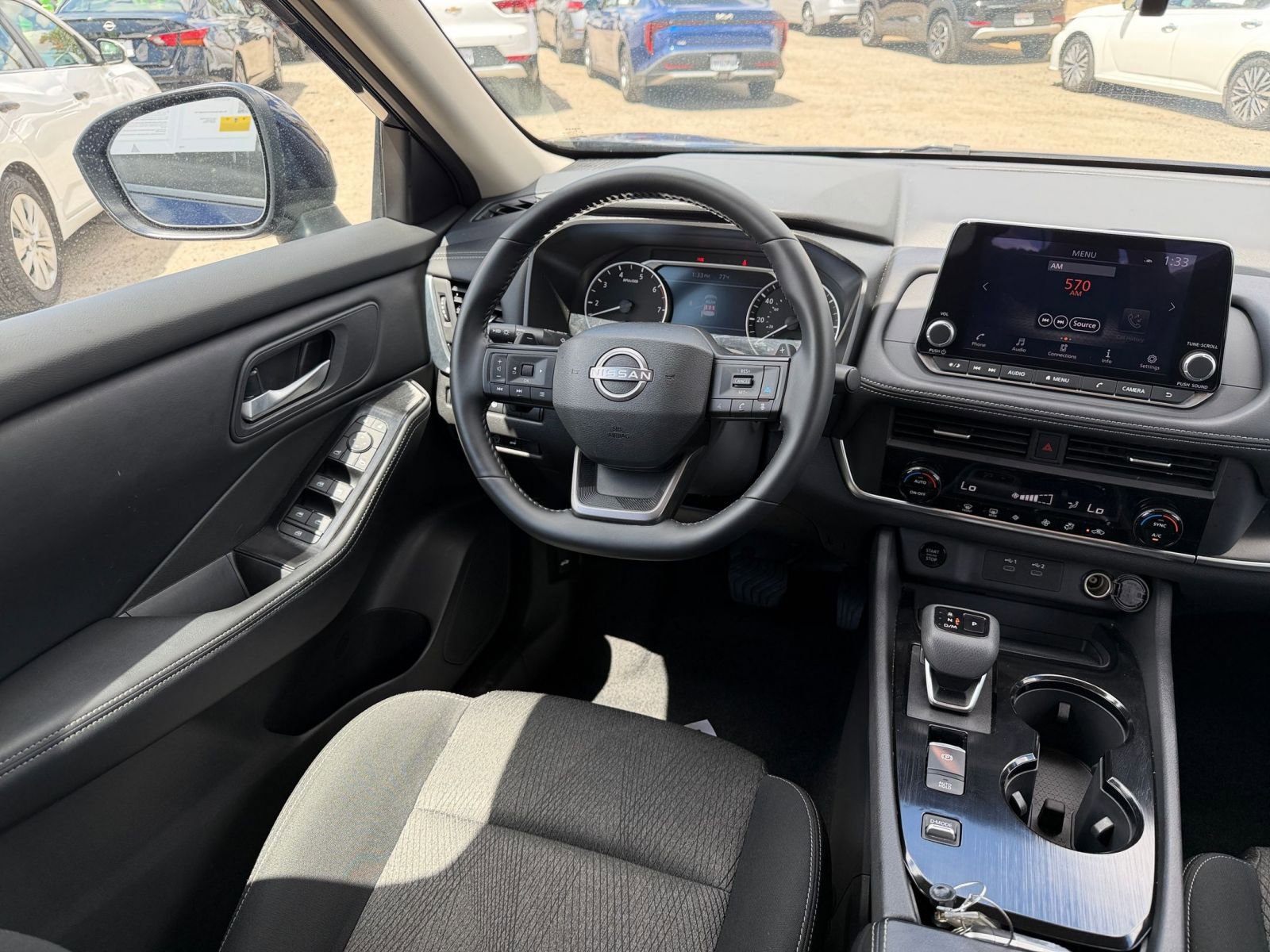 Used 2025 Nissan Rogue SV FWD image 36