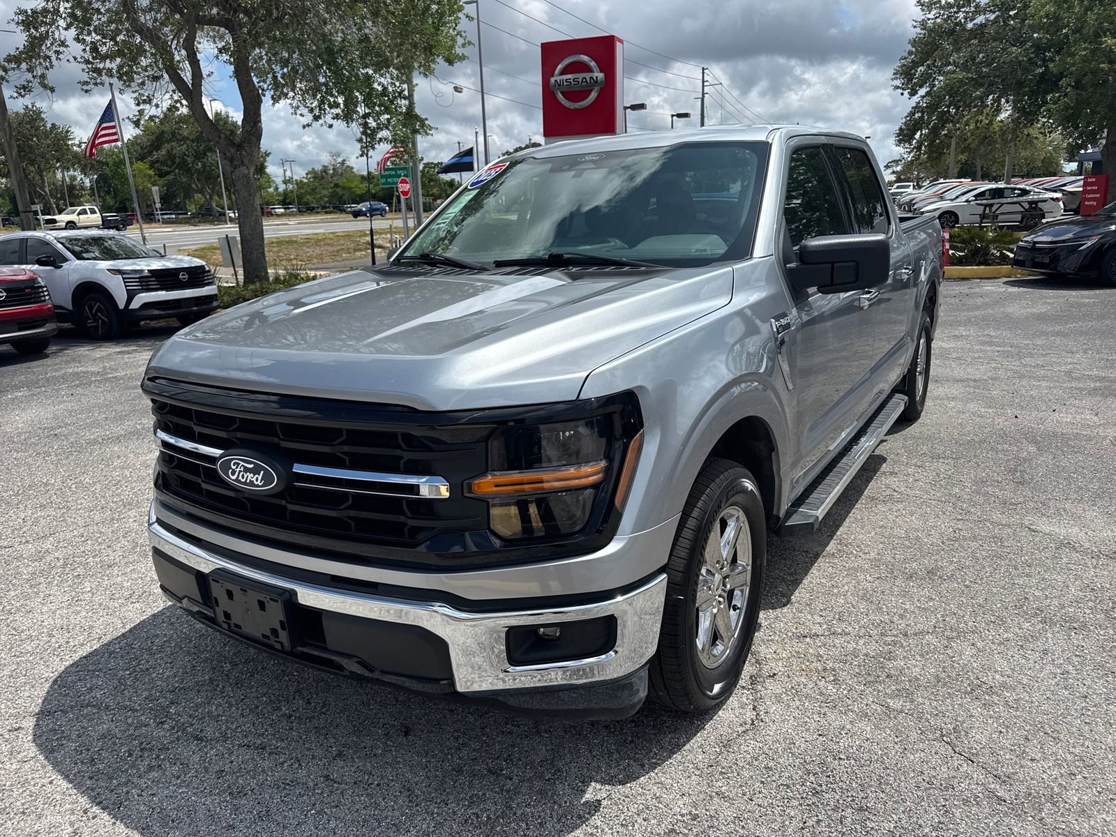 Used 2025 Ford F150 XLT w/ Equipment Group 301A Standard RWD image 3