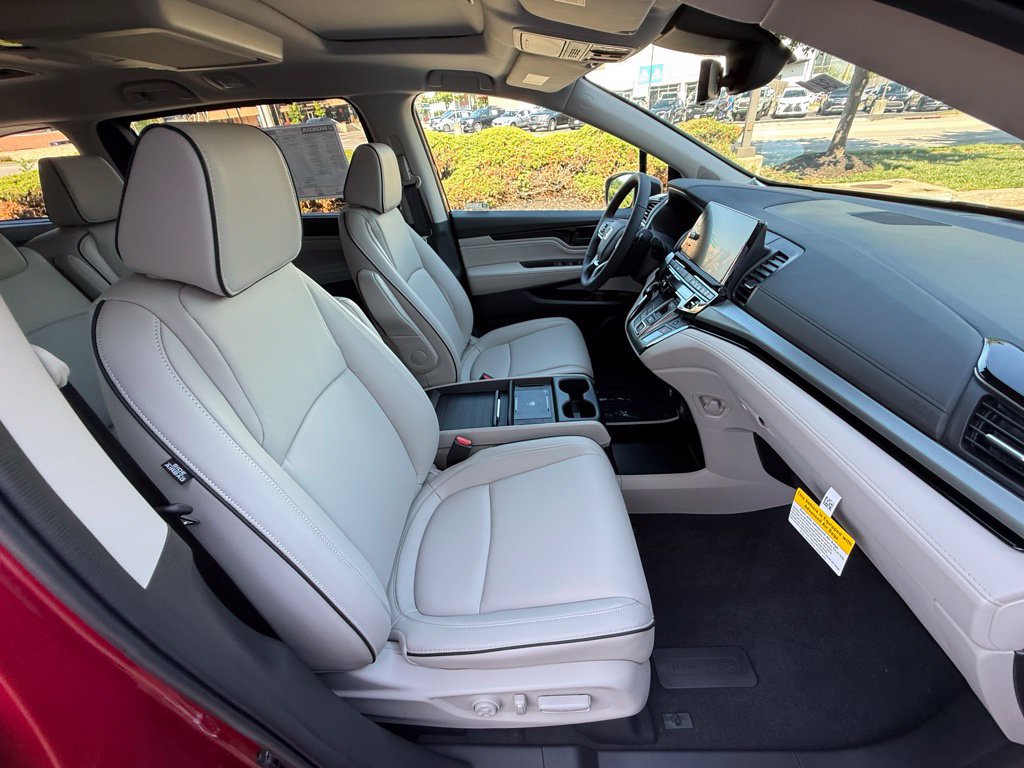 Used 2026 Honda Odyssey Touring image 39