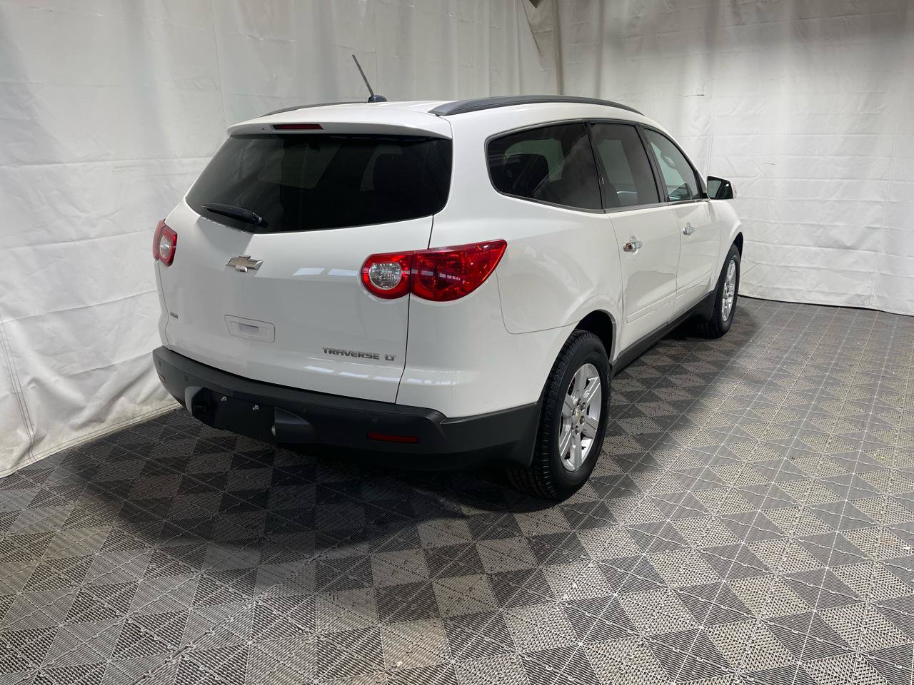 Used 2011 Chevrolet Traverse LT AWD/4WD image 6