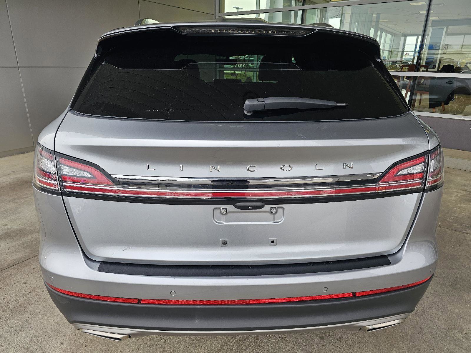 Used 2022 Lincoln Nautilus Reserve AWD/4WD image 4