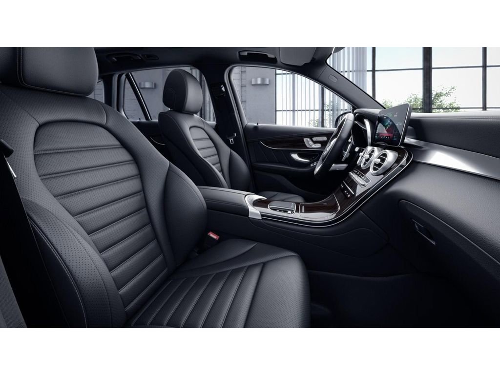 Used 2022 Mercedes-Benz GLC 43 AMG 4MATIC image 4