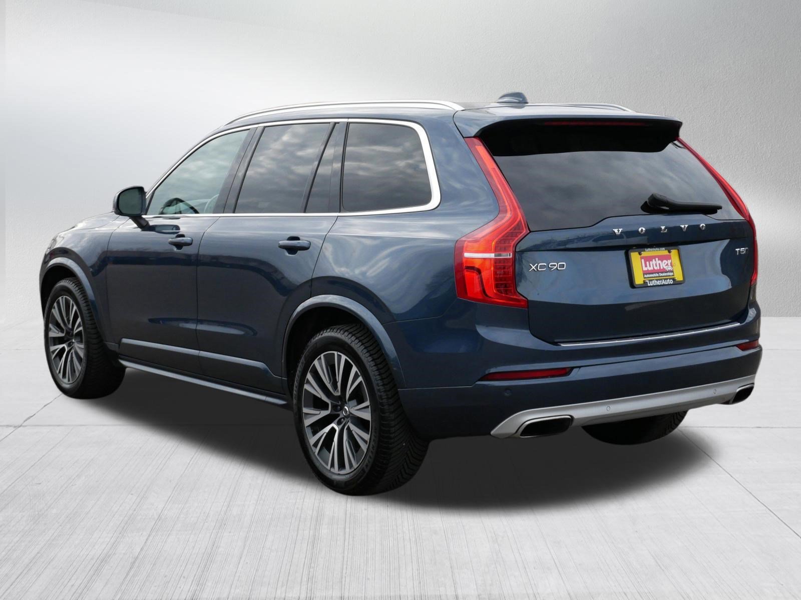 Used 2021 Volvo XC90 T5 Momentum w/ Climate Package image 5