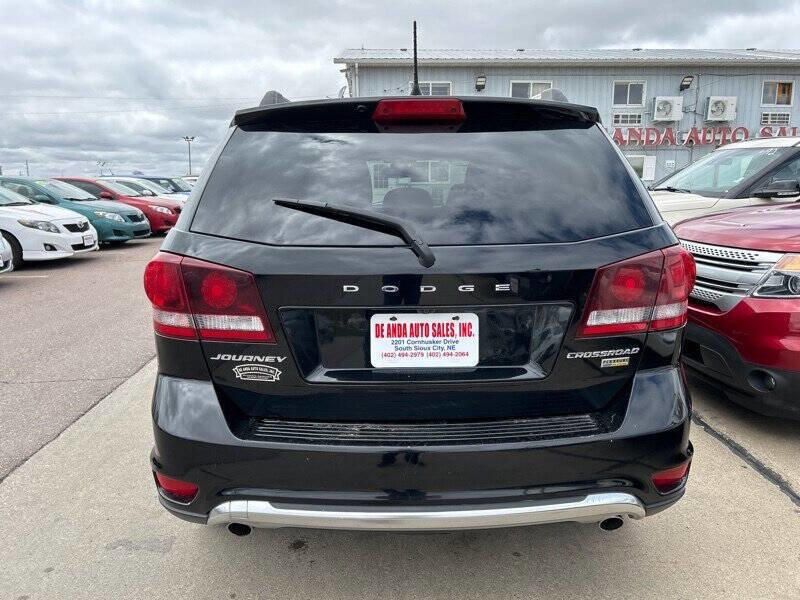 Used 2019 Dodge Journey Crossroad image 4