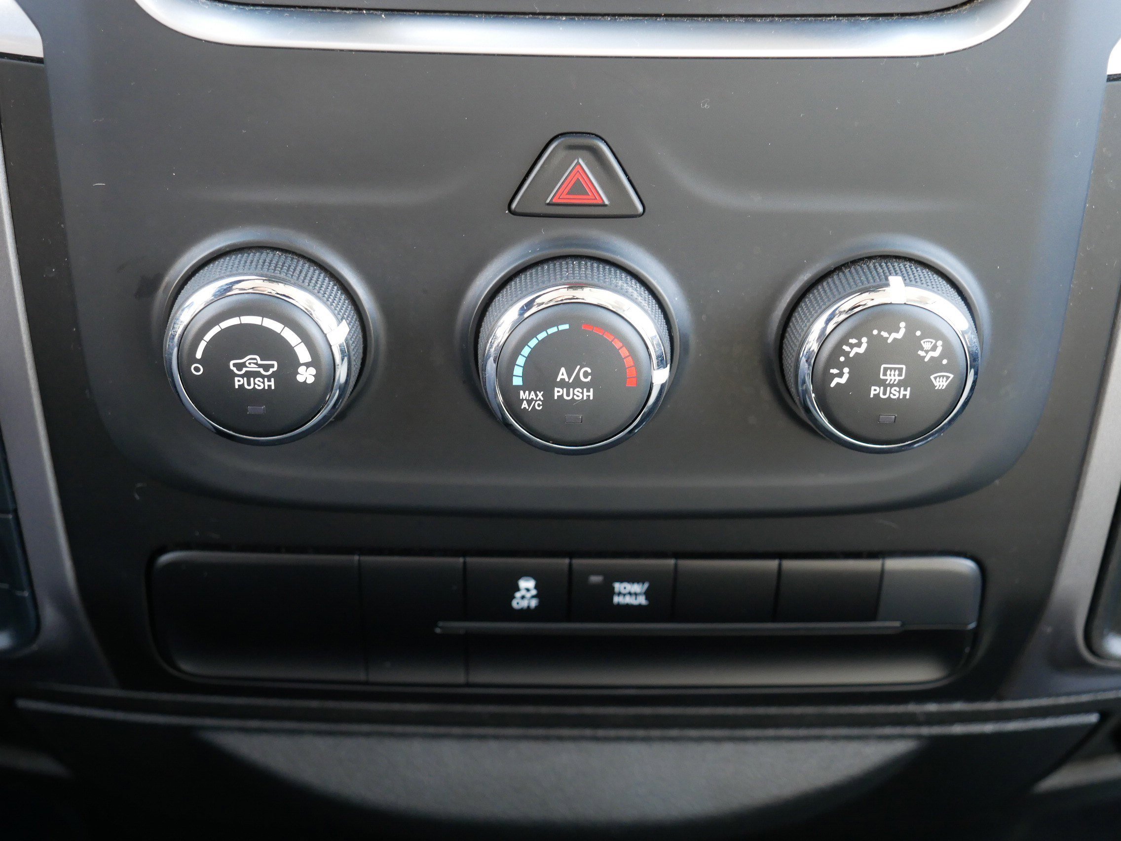 Certified 2024 RAM 1500 Classic SLT image 23