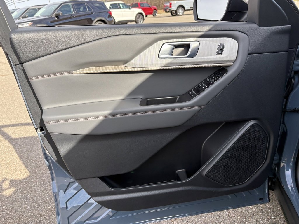 New 2026 Ford Explorer Active w/ Active Comfort Package image 32