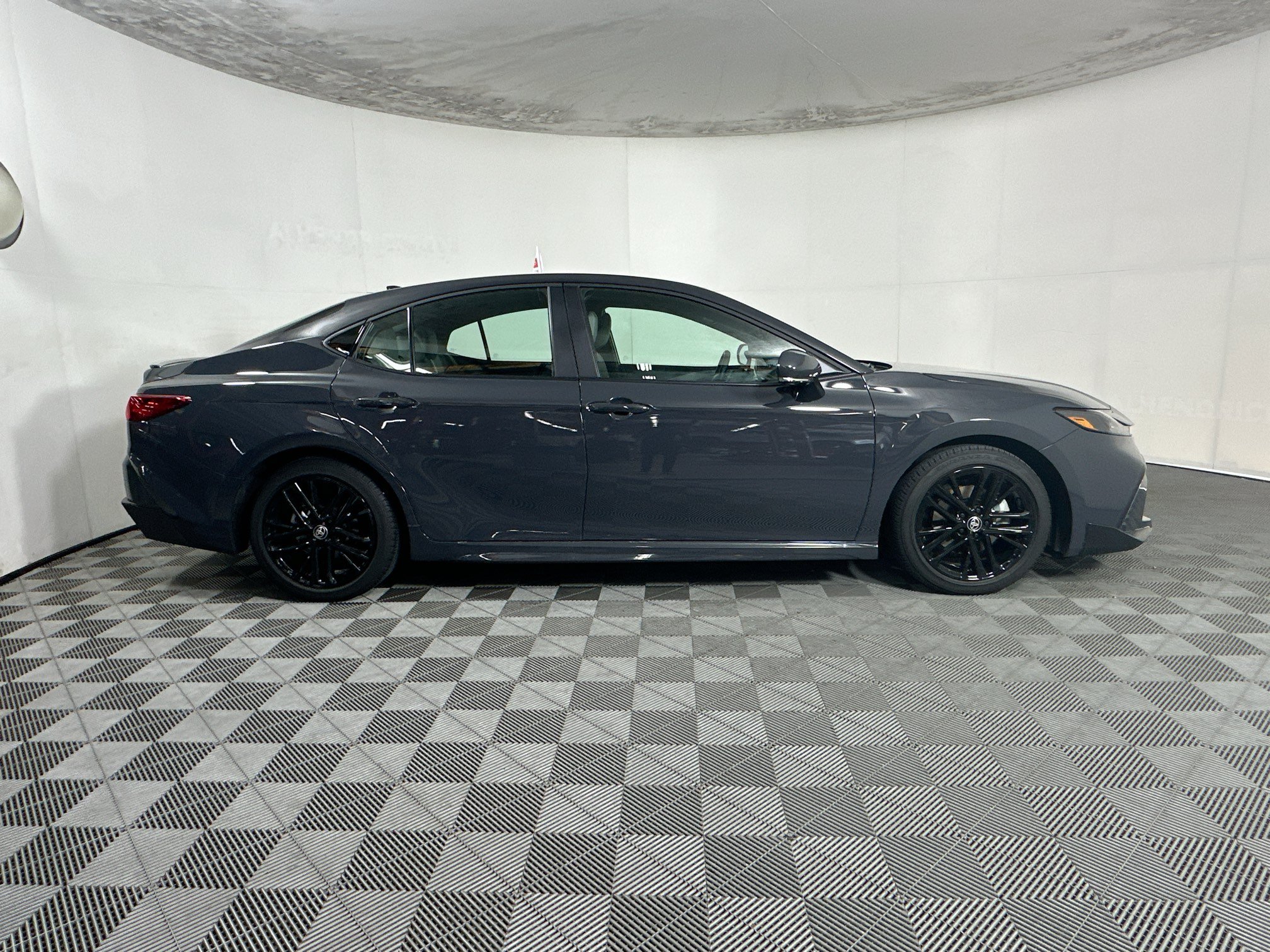 Used 2026 Toyota Camry SE FWD image 2