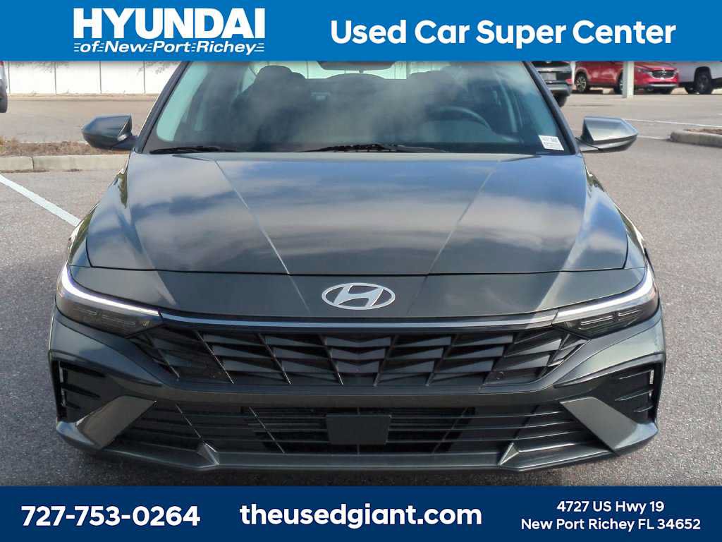 Certified 2025 Hyundai Elantra SEL FWD image 8