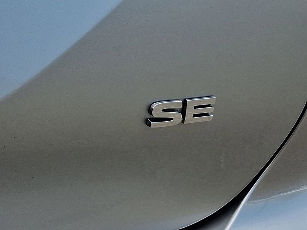 Used 2024 Mitsubishi Outlander SE Black Edition image 32