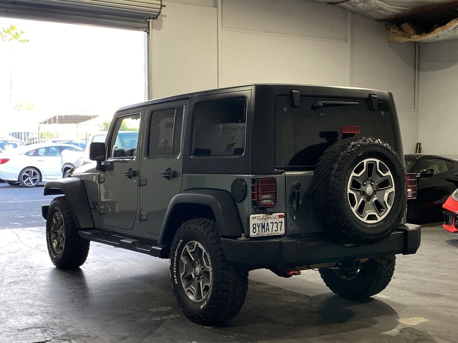 Used 2015 Jeep Wrangler Unlimited Sport w/ Connectivity Group image 2