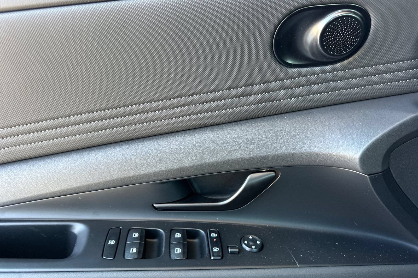 New 2026 Hyundai Elantra Sport FWD image 10