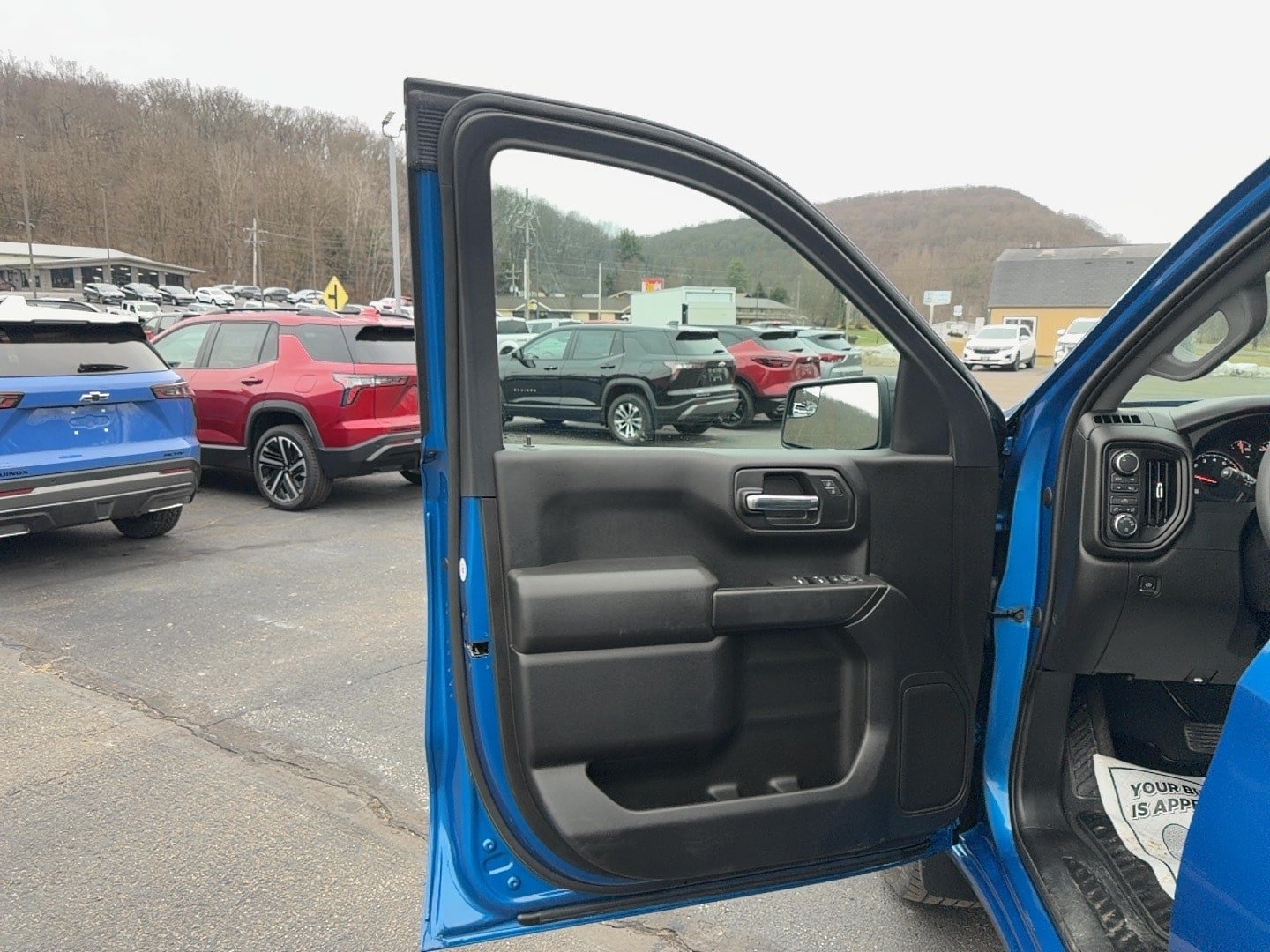 Used 2023 Chevrolet Silverado 1500 Custom AWD/4WD image 11
