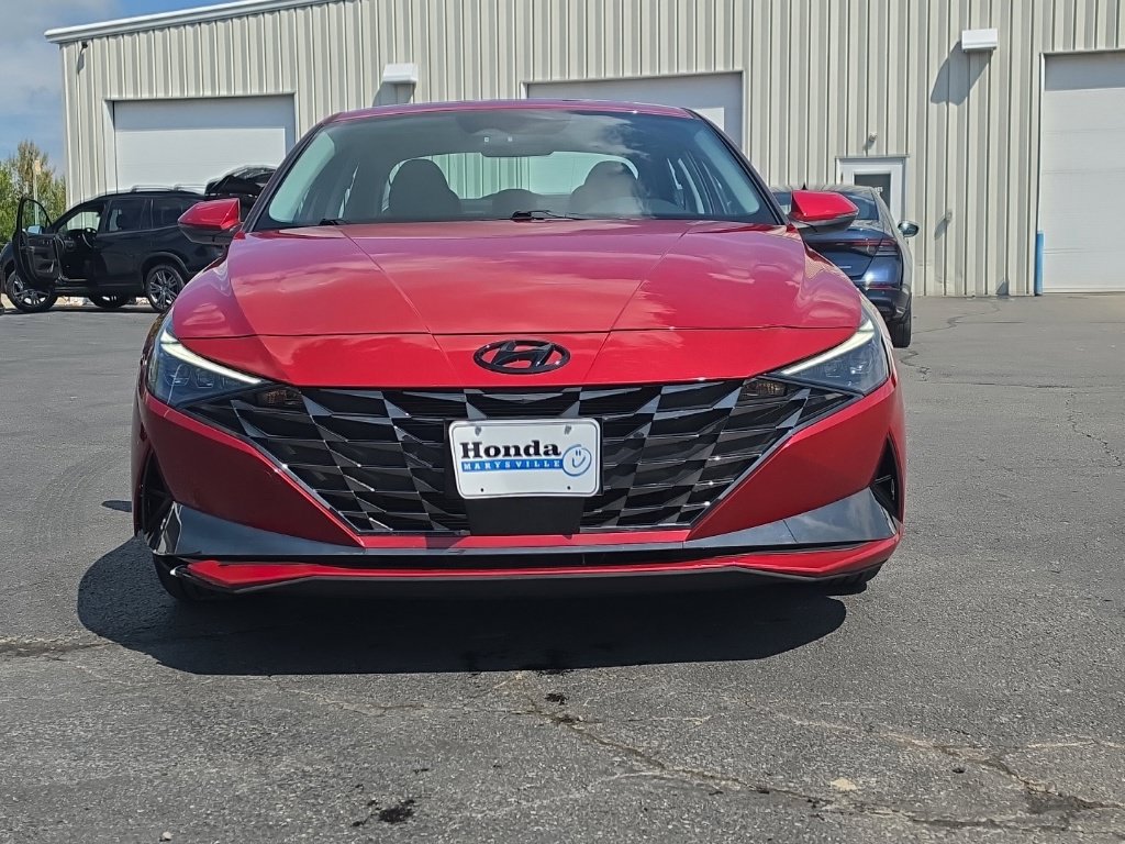 Used 2023 Hyundai Elantra Limited w/ Cargo Package FWD image 2