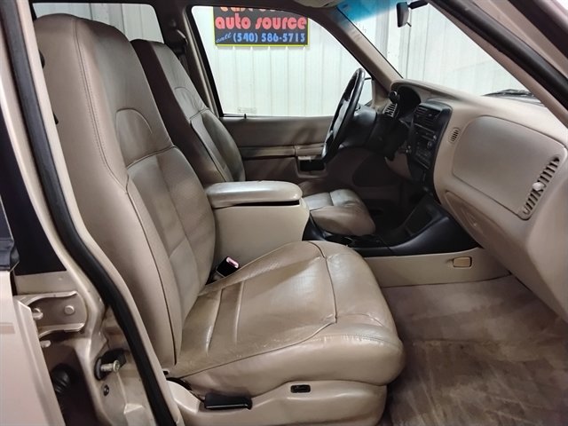 Used 1998 Ford Explorer XLT AWD/4WD image 14