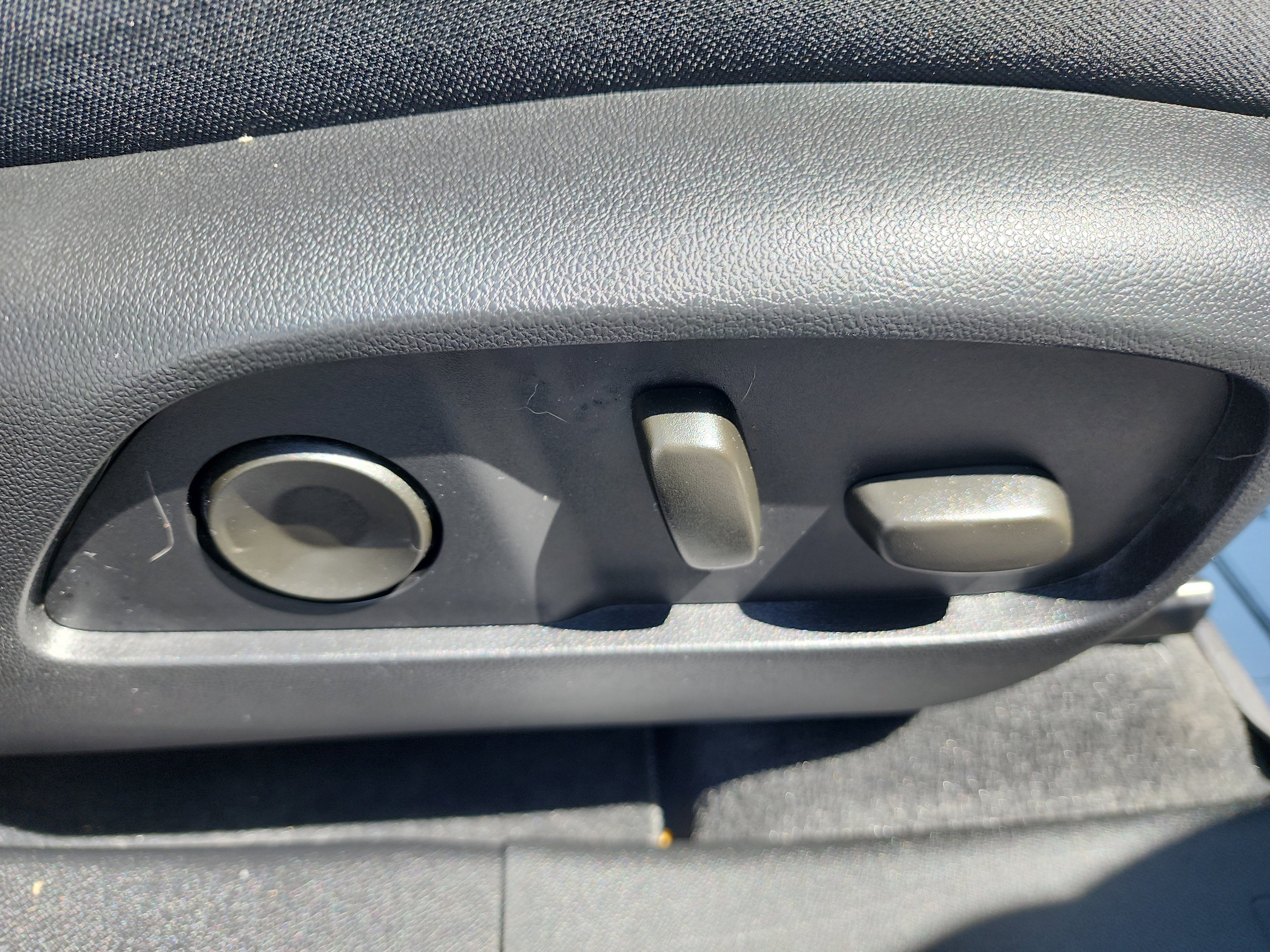 Certified 2025 Chevrolet Equinox ACTIV w/ Safety and Technology Package AWD/4WD image 36