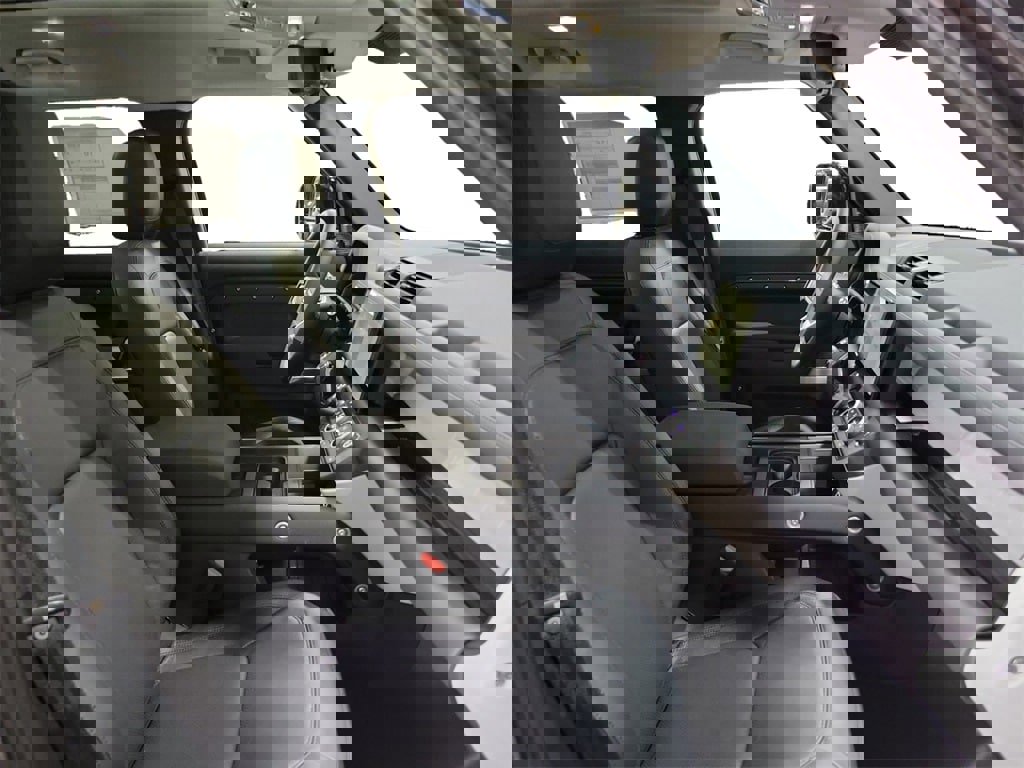 Certified 2024 Land Rover Defender 110 SE image 30