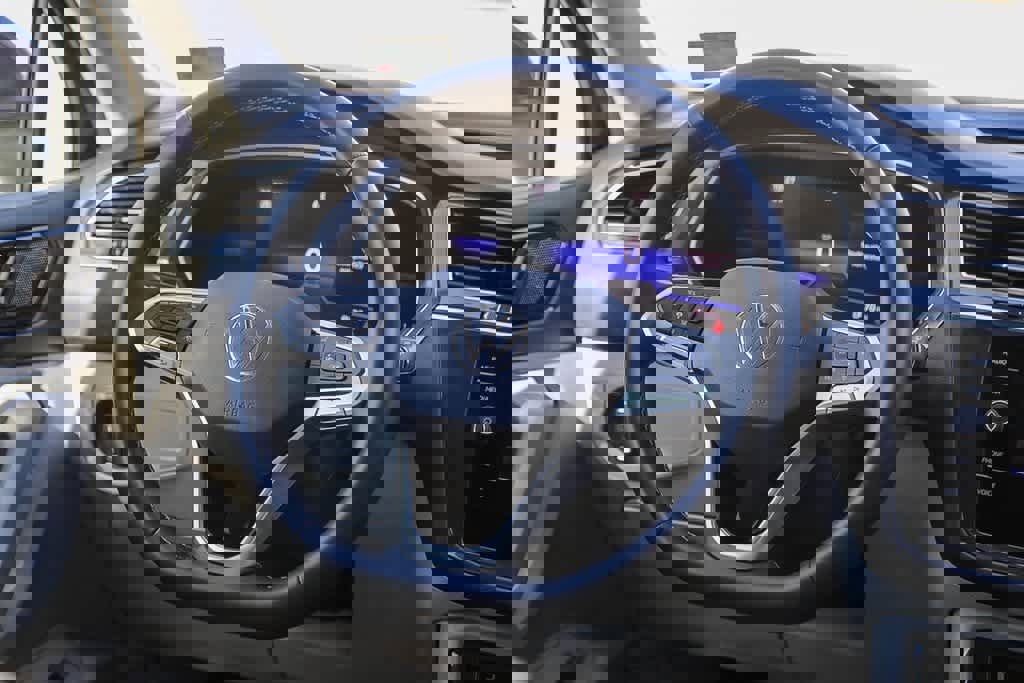 Used 2022 Volkswagen Tiguan SE image 14