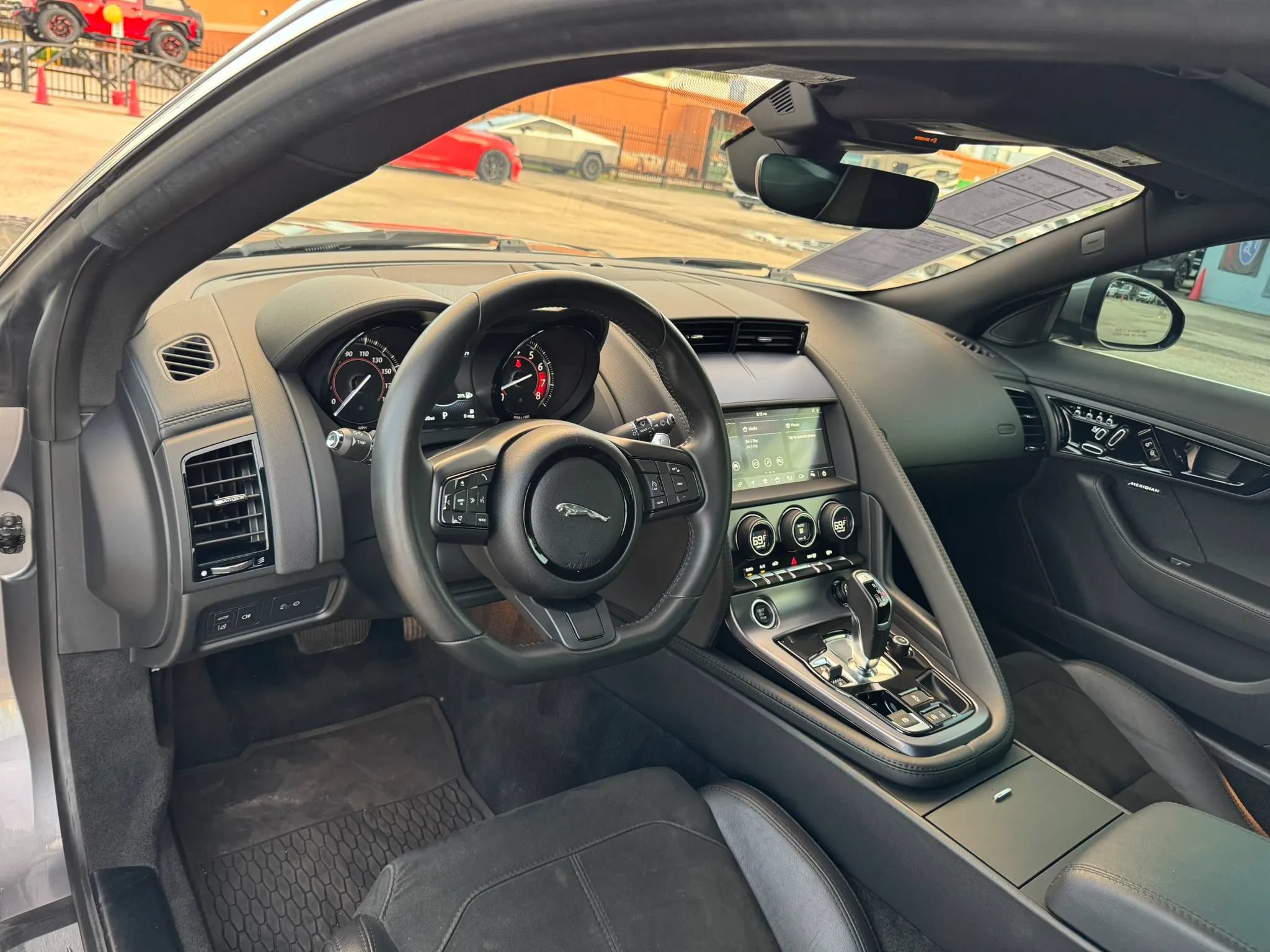 Used 2020 Jaguar F-TYPE Coupe RWD image 21