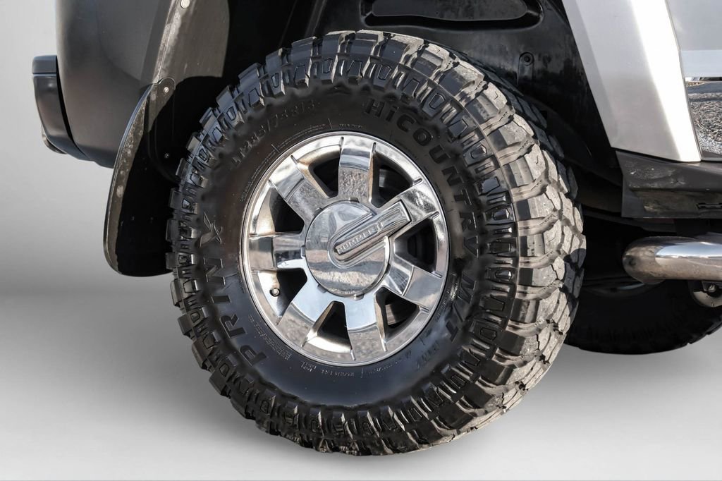 Used 2010 HUMMER H3 Luxury w/ Appearance Package image 55