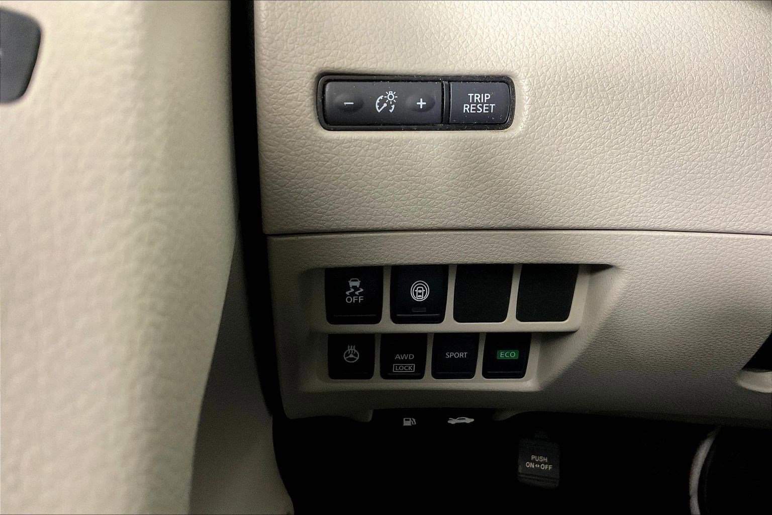 Used 2021 Nissan Rogue Sport SV AWD/4WD image 15