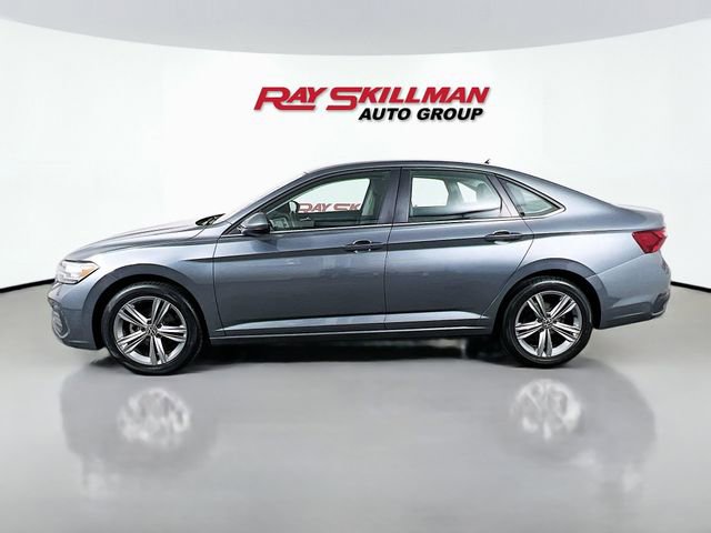 Used 2024 Volkswagen Jetta SE image 4