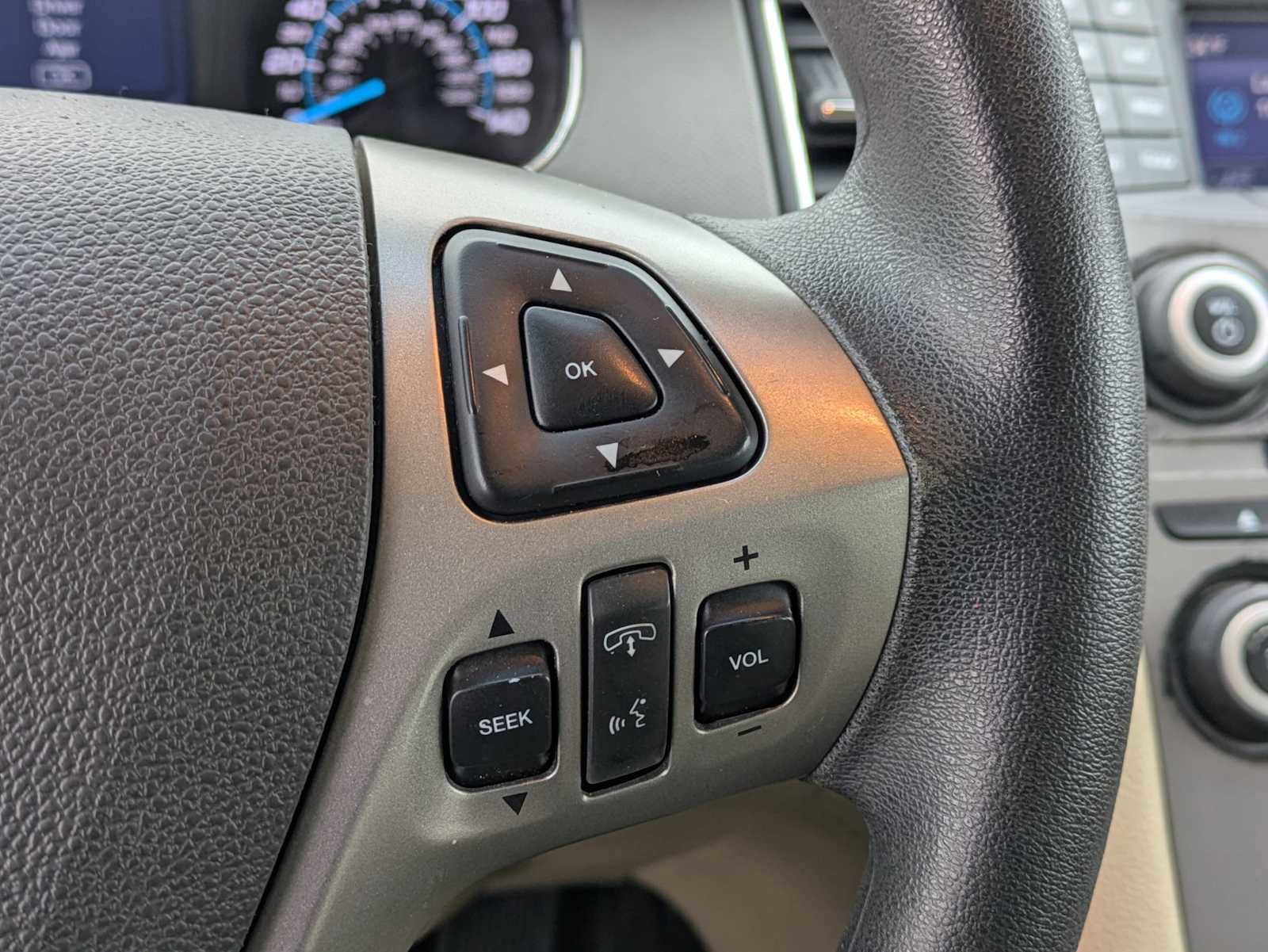 Used 2017 Ford Taurus SE image 23