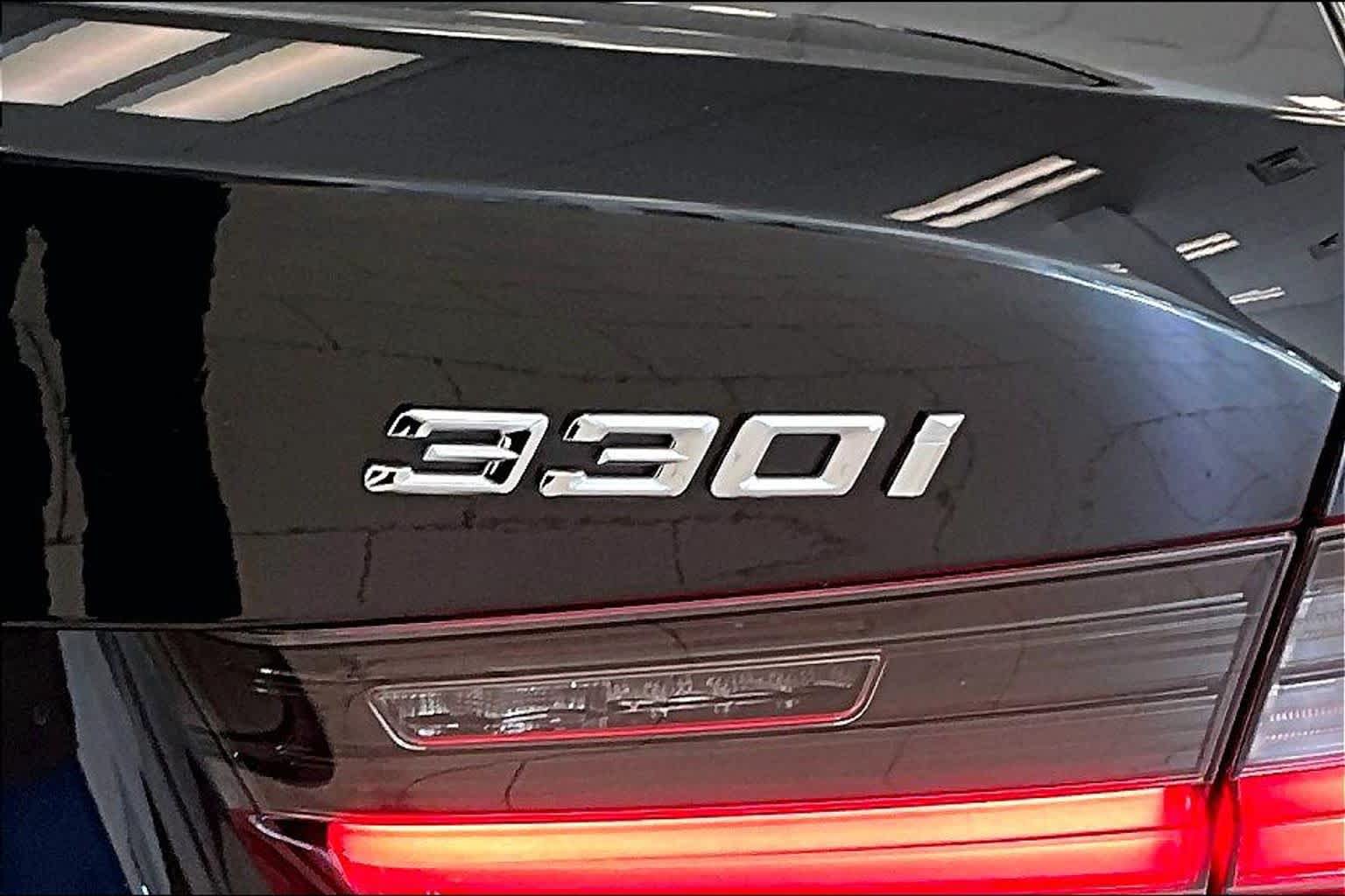 Used 2024 BMW 330i Sedan w/ Convenience Package RWD image 28