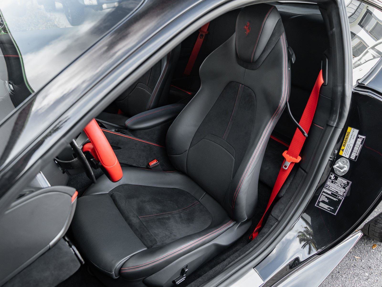 Used 2023 Ferrari Roma RWD image 4
