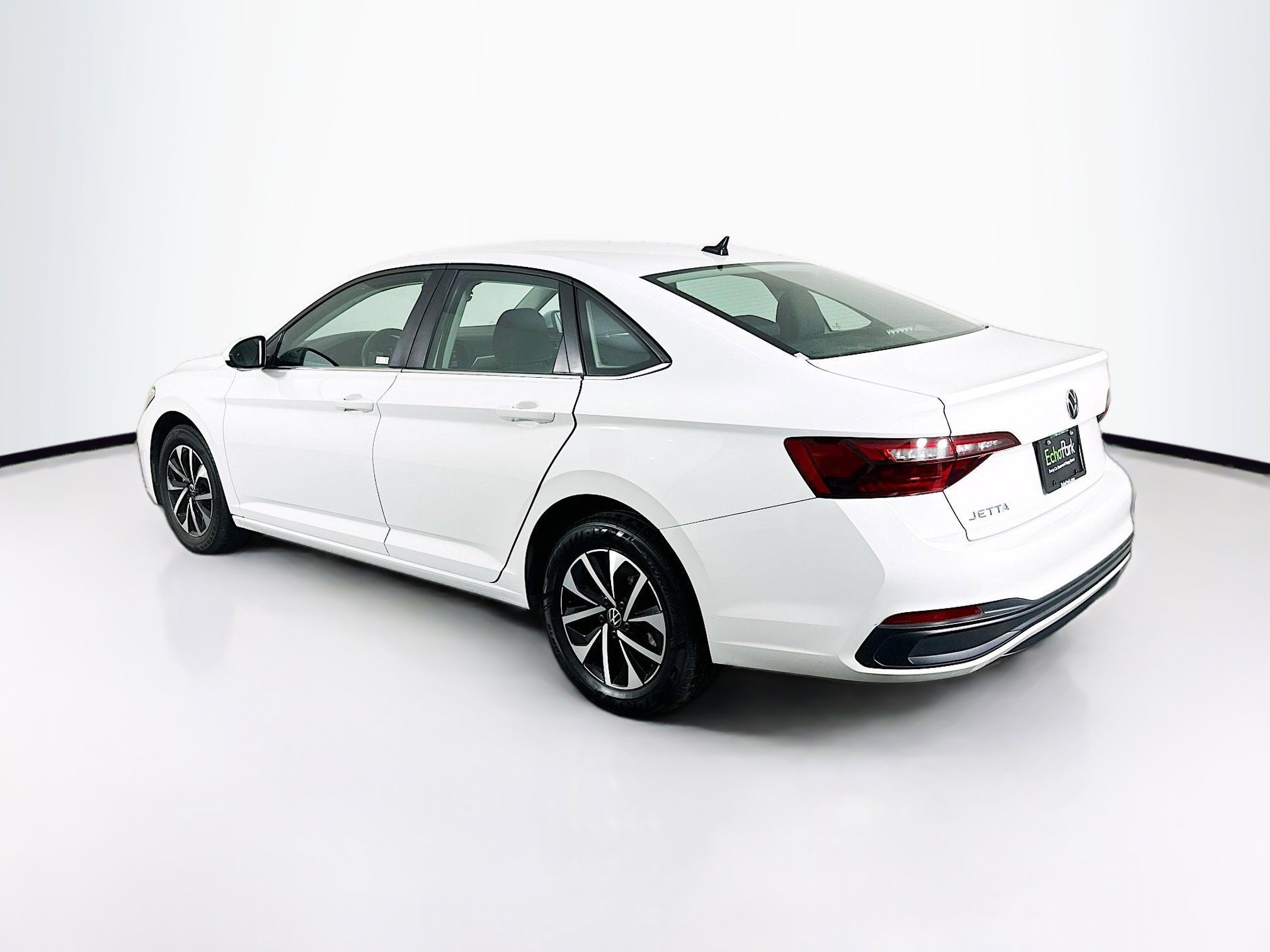 Used 2024 Volkswagen Jetta S image 5