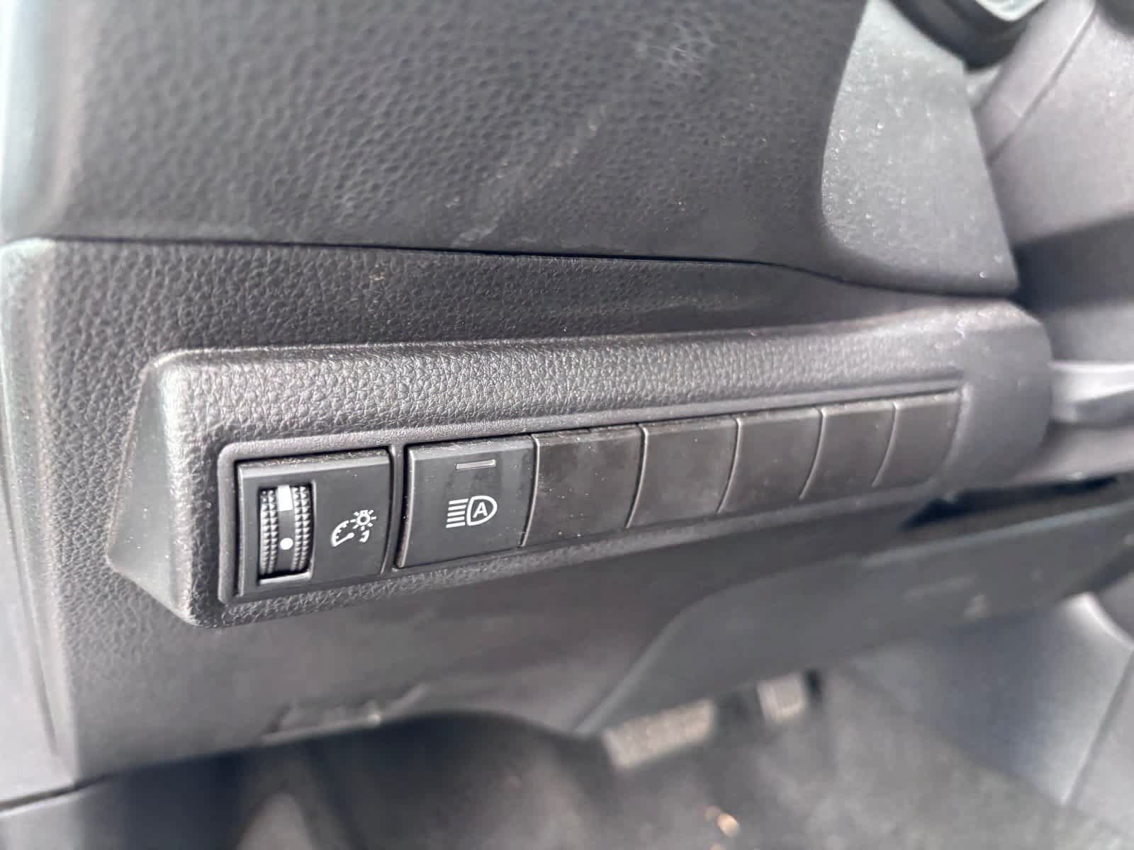 Used 2025 Toyota Corolla LE FWD image 17