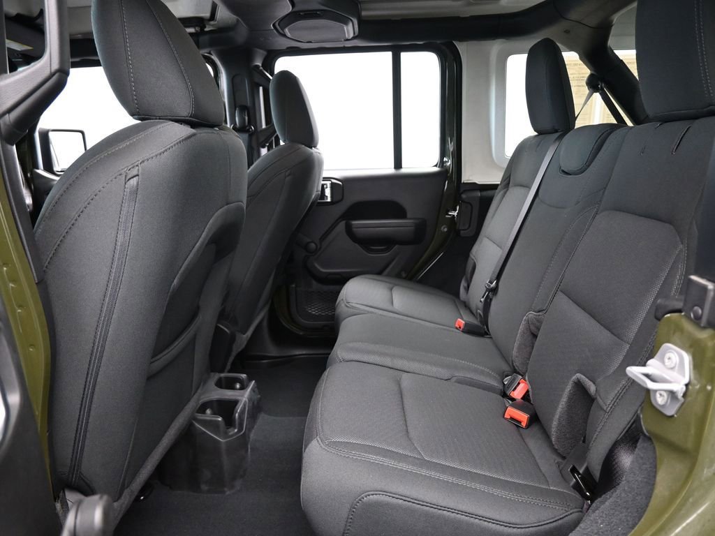 Used 2022 Jeep Wrangler Unlimited Sport image 29