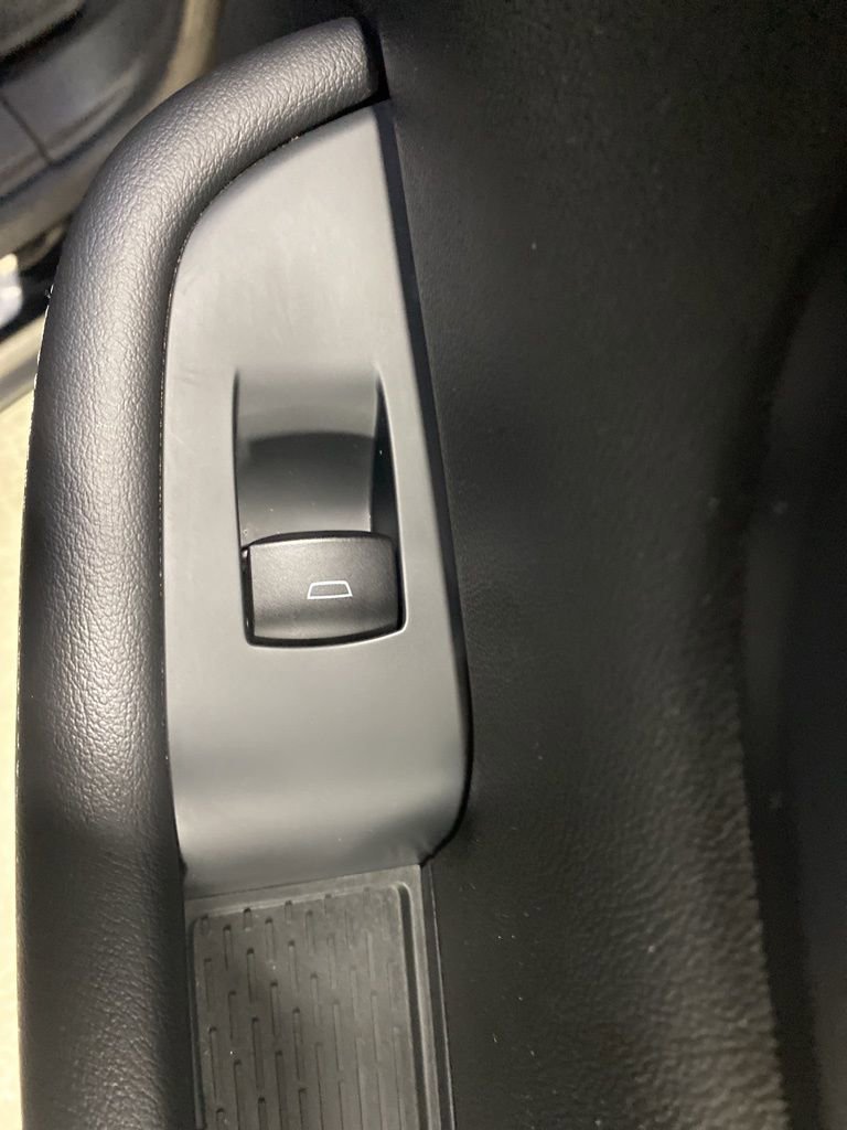 Used 2025 Buick Enclave Preferred image 9